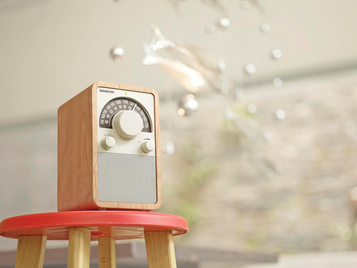 AM/FM Table Top Wooden Radio (Walnut)